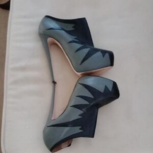 Ruthie Davies WHITNEY stylish Platform zipper booties Black and Gray size 40.5/8